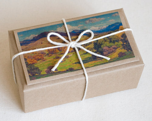 GIFT: 1 jar of jam + 1 jar of herbal tea, wrapped in KRAFT paper with an ART card